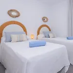 Poris 6 Beachfront By Holidays Appartamento *