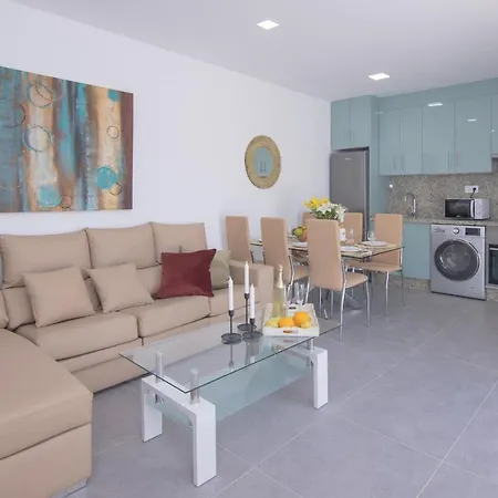 Poris 6 Beachfront By Holidays *