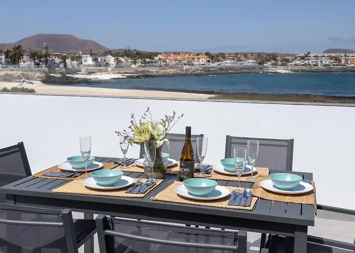 Poris 6 Beachfront By Holidays アパート